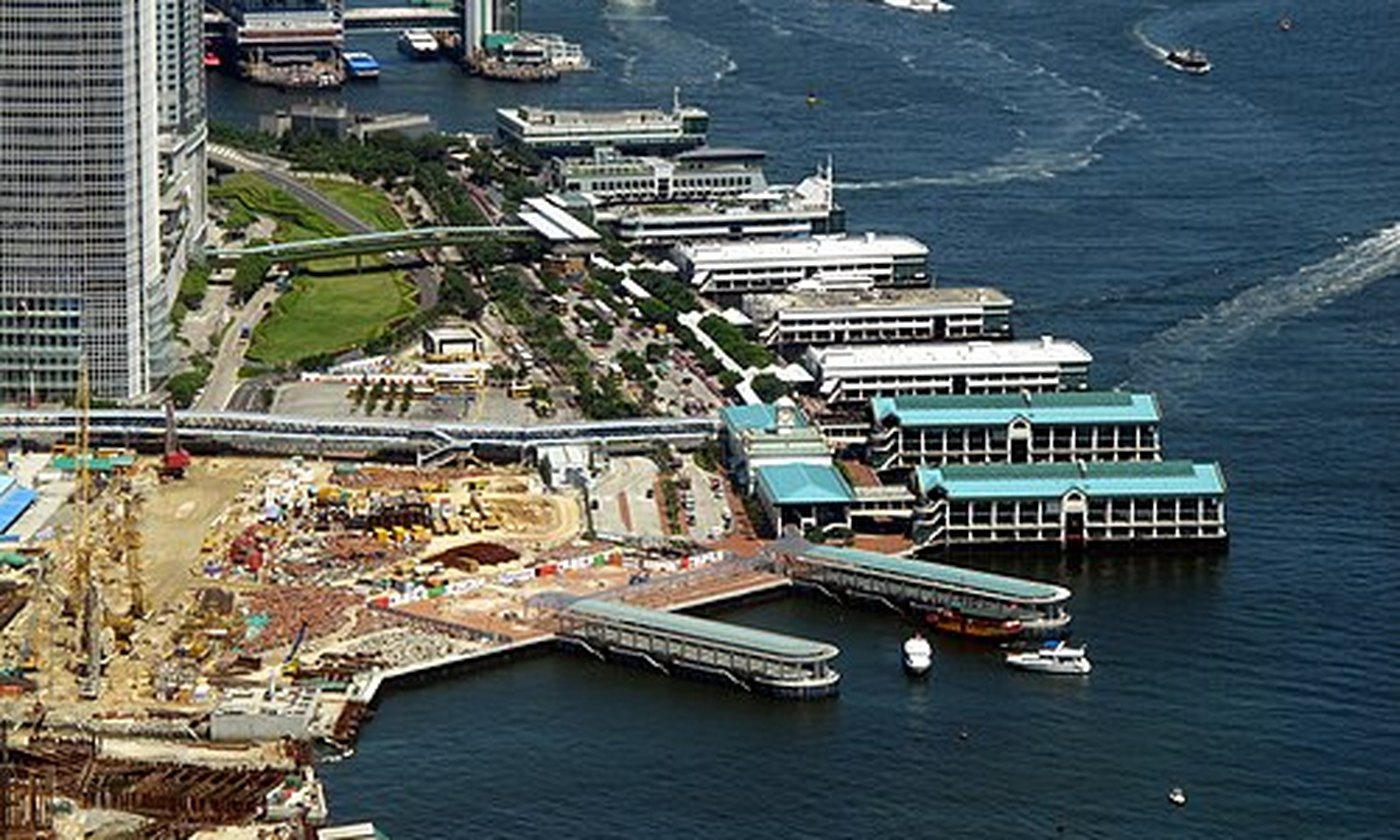 Central_Piers_Overview_2010.jpg